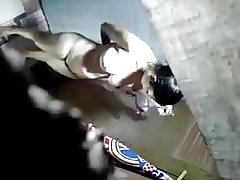 Indonesian-milf naapuri suihkussa