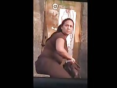 Utelias näyttää kuin se ponnahtaa maito