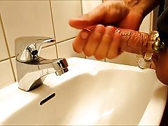 Iso kuorma puplic toilette