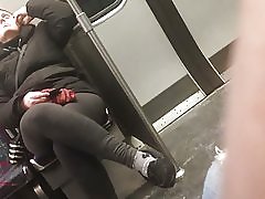 Hyvin seksikäs jalka repsottaa kiusanhenki