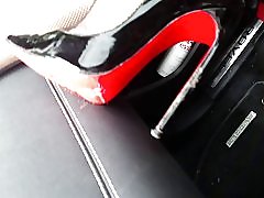 Lick perässäni puhdas! lutka auton leatheramp, louboutin korot